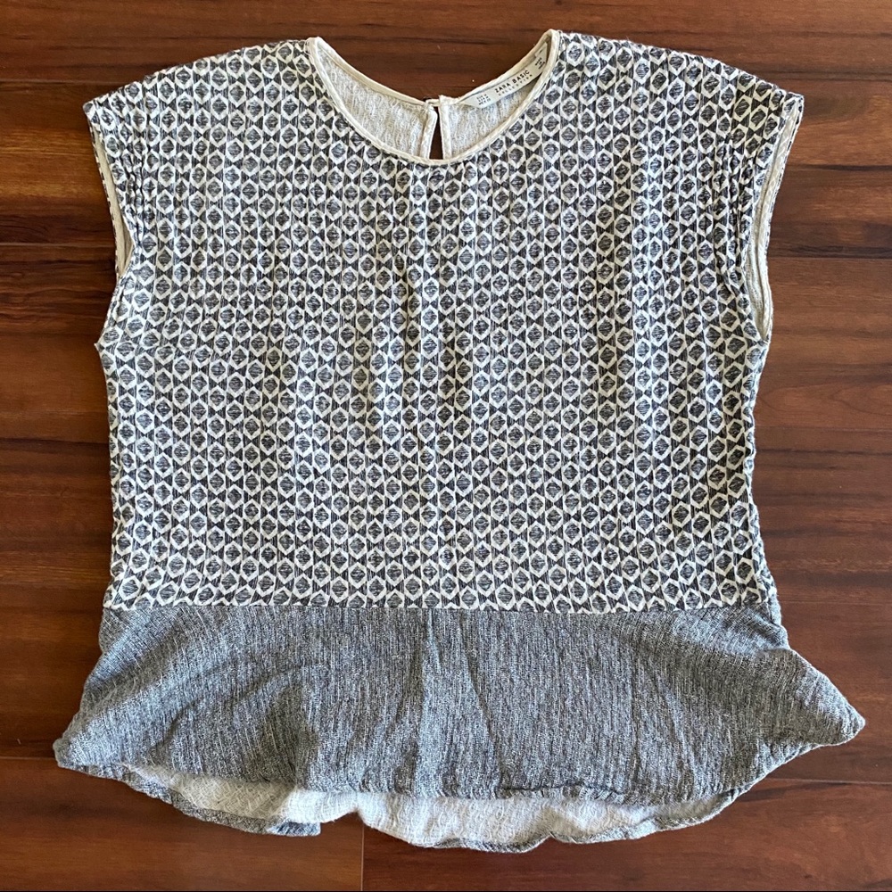 🎁 Zara Checkered Peplum Top